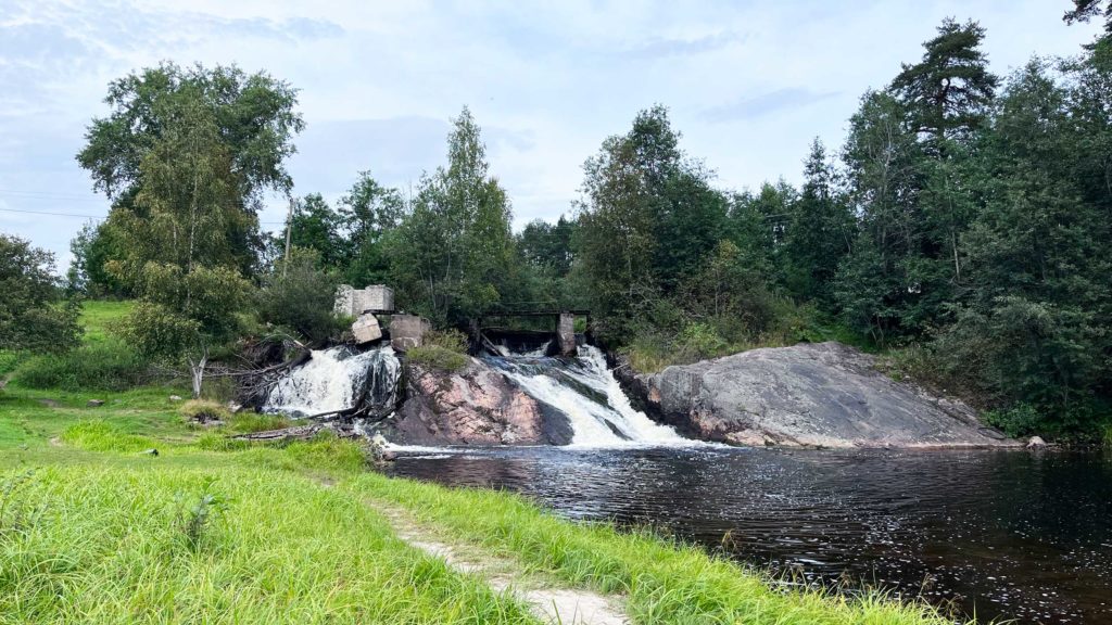 водопады Койриноя, лесные водопады