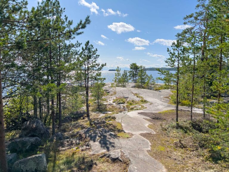 Сила природы Карелии на 5 дней: Рускеала, шхеры, Валаам и водопады