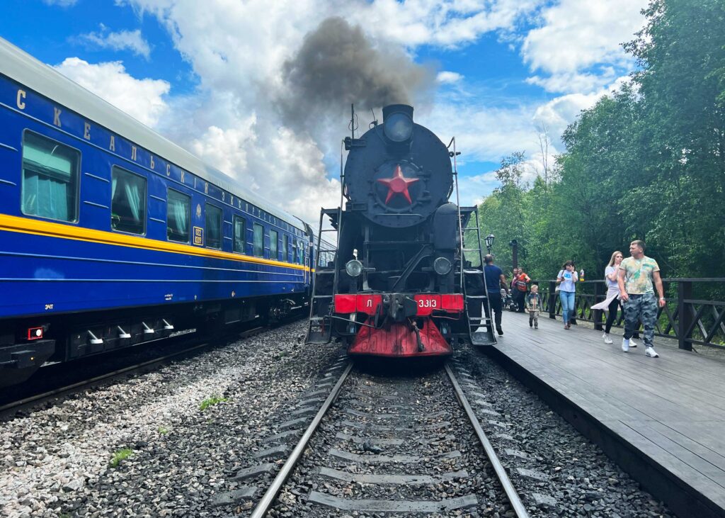 Карельские пейзажи на ретропоезде на 2 дня: Рускеала, водопады, шхеры из Сортавала