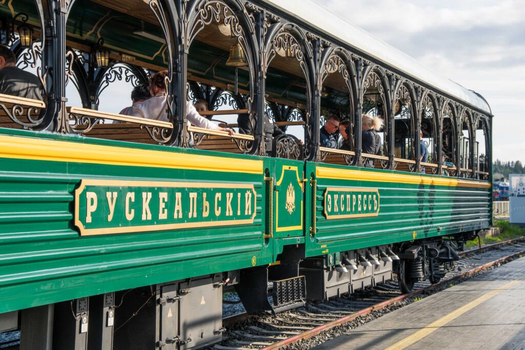 Рускеальский экспресс открытый вагон