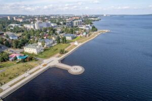 Онежская набережная летом в Петрозаводске
