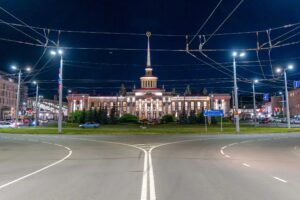 Площадь Гагарина и вокзал Петрозаводска