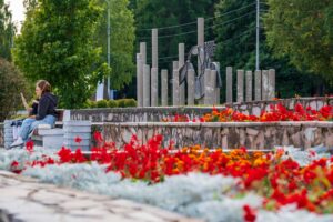 Спящая красавица скульптура в Петрозаводске