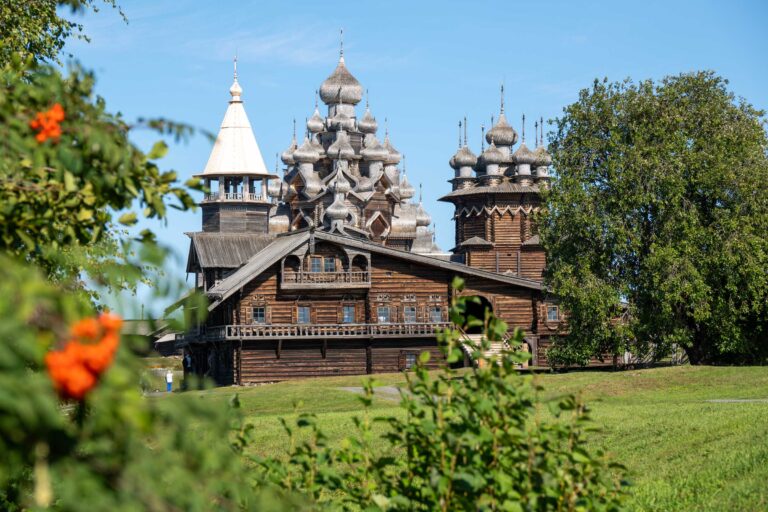 Легендарные острова Карелии за 2 дня: шедевры острова Кижи и наследие ЮНЕСКО