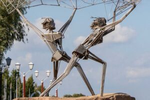 Рыбаки скульптура в Петрозаводске