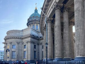 Казанский собор в Санкт-Петербурге, вид на колонны