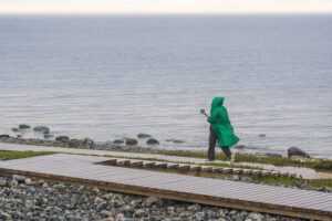 Одинокий путник у моря Соловки