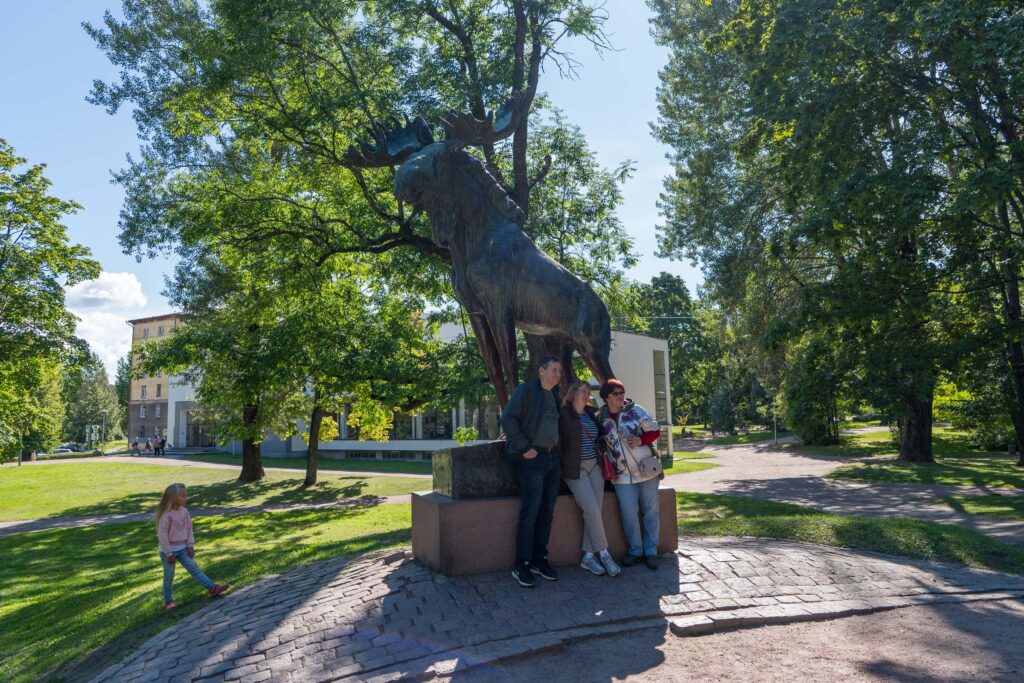 Памятник Лосю в Эспланадном парке, Выборг