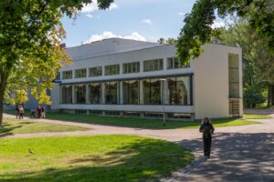Угловой вид библиотеки Алвара Аалто, Выборг