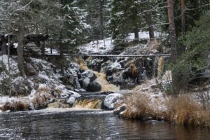 Водопады Ахвенкоски зимой