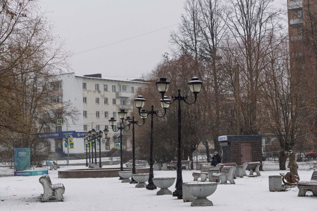 Зимняя аллея с фонарями в Сортавале