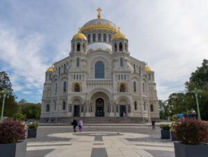 Морской собор и Якорная площадь